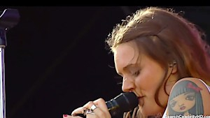 Tove Lo shows off her great tits to the crowd