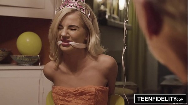 Erin  (Cheater Douses The Eurobabe Fire With Piss - 01.03.20