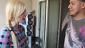 Sharon Vendy piss